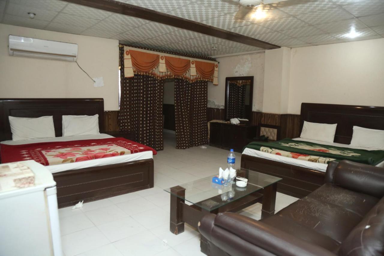 Hotel Pace Inn Multan Esterno foto