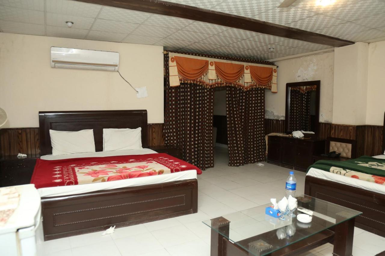 Hotel Pace Inn Multan Esterno foto